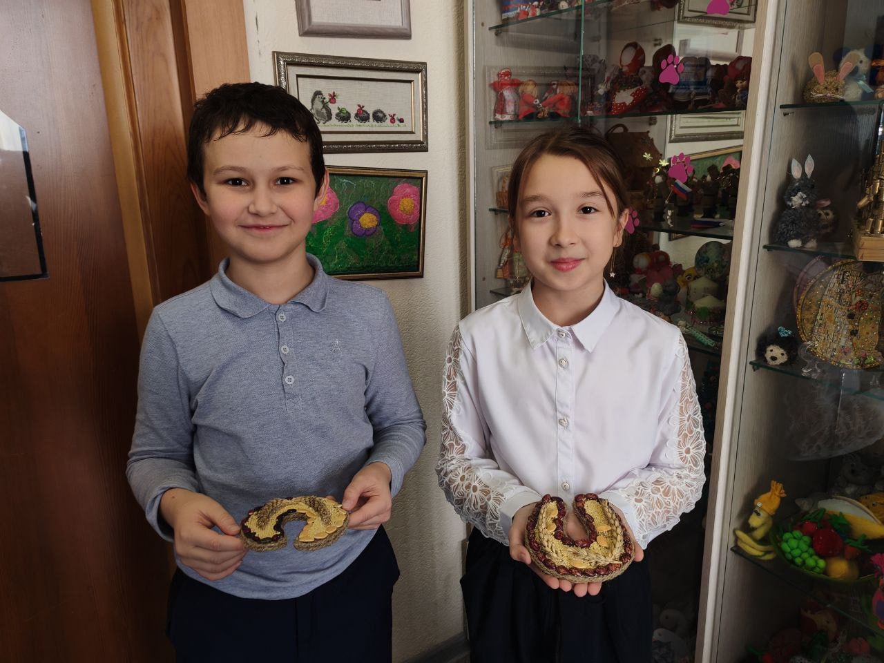 В Центре традиционной народной культуры в Новороссийске стартовал арт-проект «Волшебство СВОими руками» В Центре традиционной народной культуры в Новороссийске стартовал арт-проект «Волшебство СВОими руками»