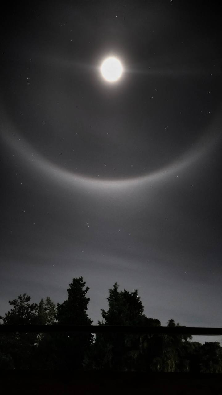 Этой ночью сочинцы любовались лунным гало