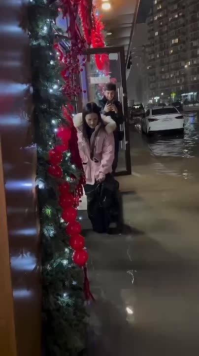 Без смекалки – никуда. Если вы участвовали в конкурсах, где надо преодолевать препятствия, прыгая в мешке, то перемещаться по некоторым улицам Краснодара вам будет проще