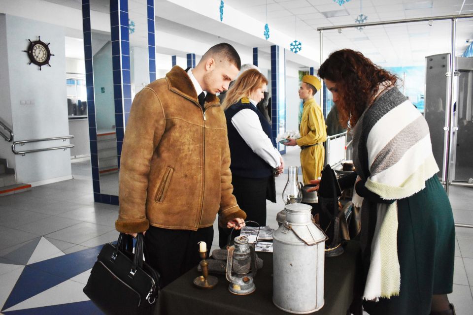 82 ���� ����� 27 ������ 1944 ���� ���� ������������ ����� ������� ������ ����������