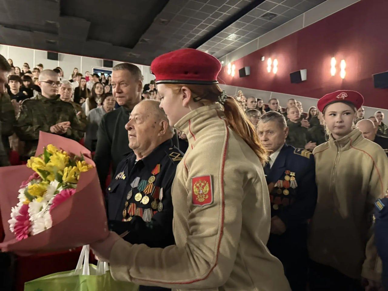 Россия не забудет подвиг защитников и жителей блокадного Ленинграда Россия не забудет подвиг защитников и жителей блокадного Ленинграда