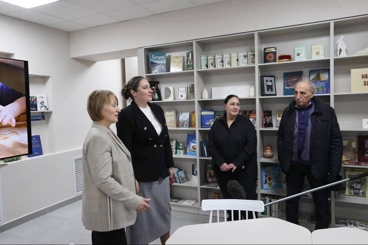 Библиотека в Витязево выиграла грант на реализацию проекта «Азбука песка» Библиотека в Витязево выиграла грант на реализацию проекта «Азбука песка»