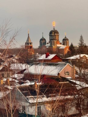 От подписчиков. Анна поделилась с нами великолепным кадром: Собор Покрова Пресвятой Богородицы в Кропоткине на закате! "Это не «Золотое кольцо», не средняя полоса России"