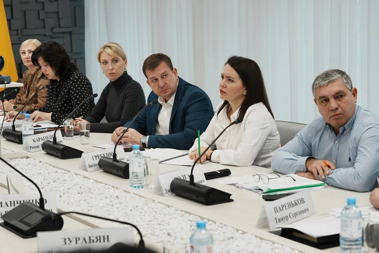 На планерном совещании обсудили развитие промышленного туризма, ремонт детских площадок и создание цифрового двойника города На планерном совещании обсудили развитие промышленного туризма, ремонт детских площадок и создание цифрового двойника города