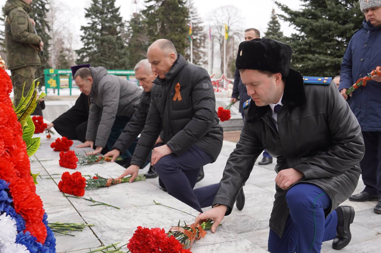 Руководством Тихорецкой межрайонной прокуратуры принято участие в мероприятии, посвященному Дню освобождения Тихорецка и Тихорецкого района от немецко-фашистских захватчиков Руководством Тихорецкой межрайонной прокуратуры принято участие в мероприятии, посвященному Дню освобождения Тихорецка и Тихорецкого района от немецко-фашистских захватчиков