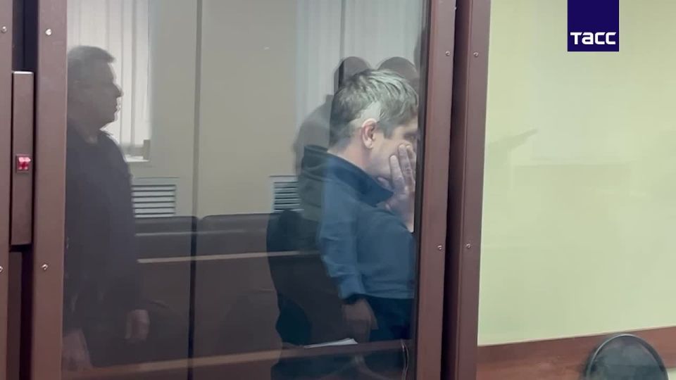 Суд отправил под стражу владельца частной сауны в Прокопьевске Кемеровской области, где при пожаре погибли пятеро подростков