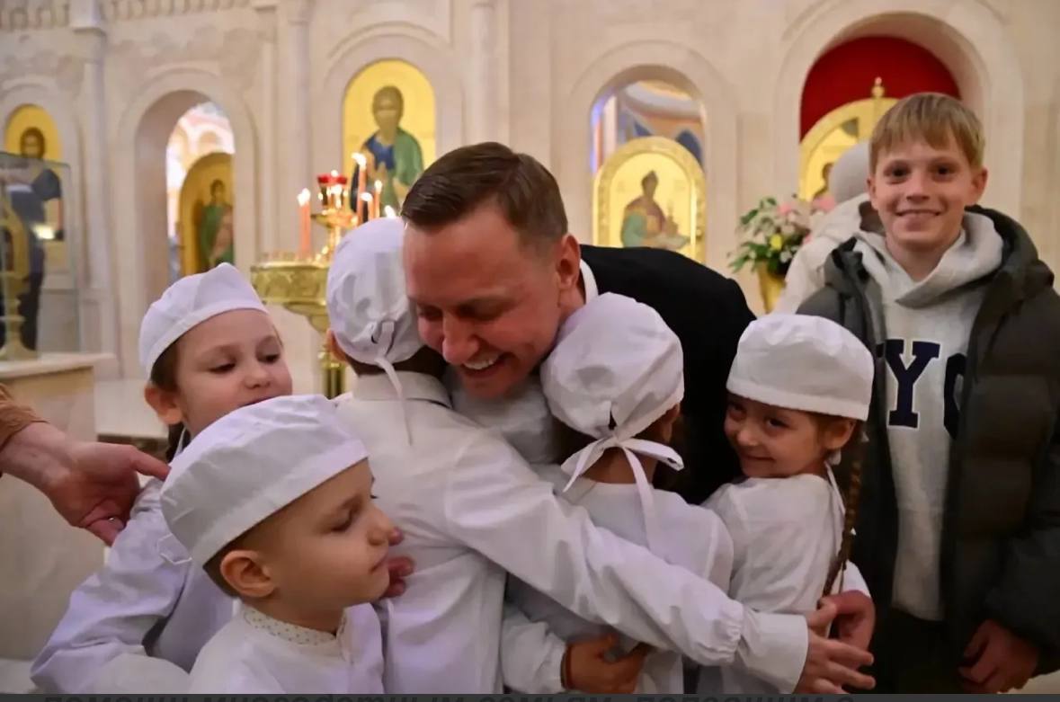 Андрей Кравченко: Благодаря таким центрам, как гостиная «Милосердие», мы можем быть уверены, что воспитание детей находится в самых надежных руках