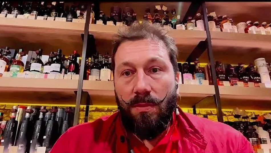 Новости к этому часу:. Бизнесмена Евгения Чичваркина* заочно приговорили к девяти годам колонии по делу о распространении фейков про российскую армию