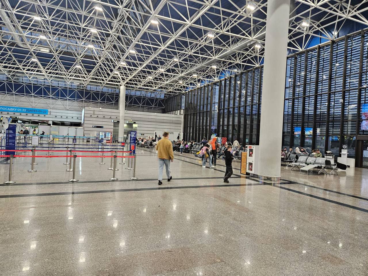 Южная транспортная прокуратура контролирует ситуацию с задержками рейсов Южная транспортная прокуратура контролирует ситуацию с задержками рейсов