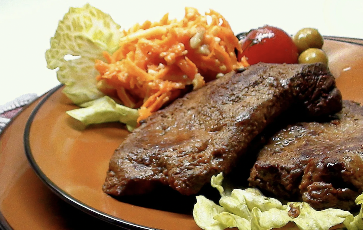 Печень по-строгановски: быстро, вкусно и полезно