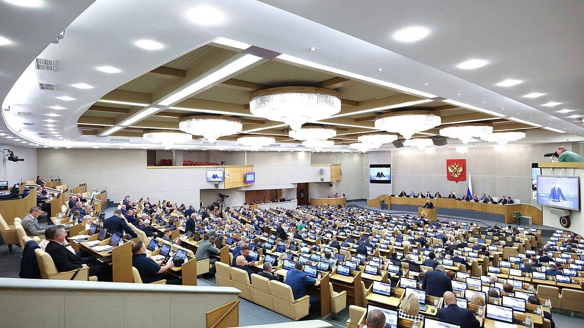 Депутаты поддержали законопроект о защите страны и борьбе с искажением истории