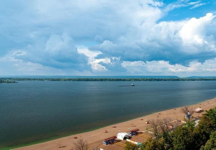 Спрос на летний отдых в Анапе неожиданно вырос, хотя пляжи до сих пор не очистили от мазута