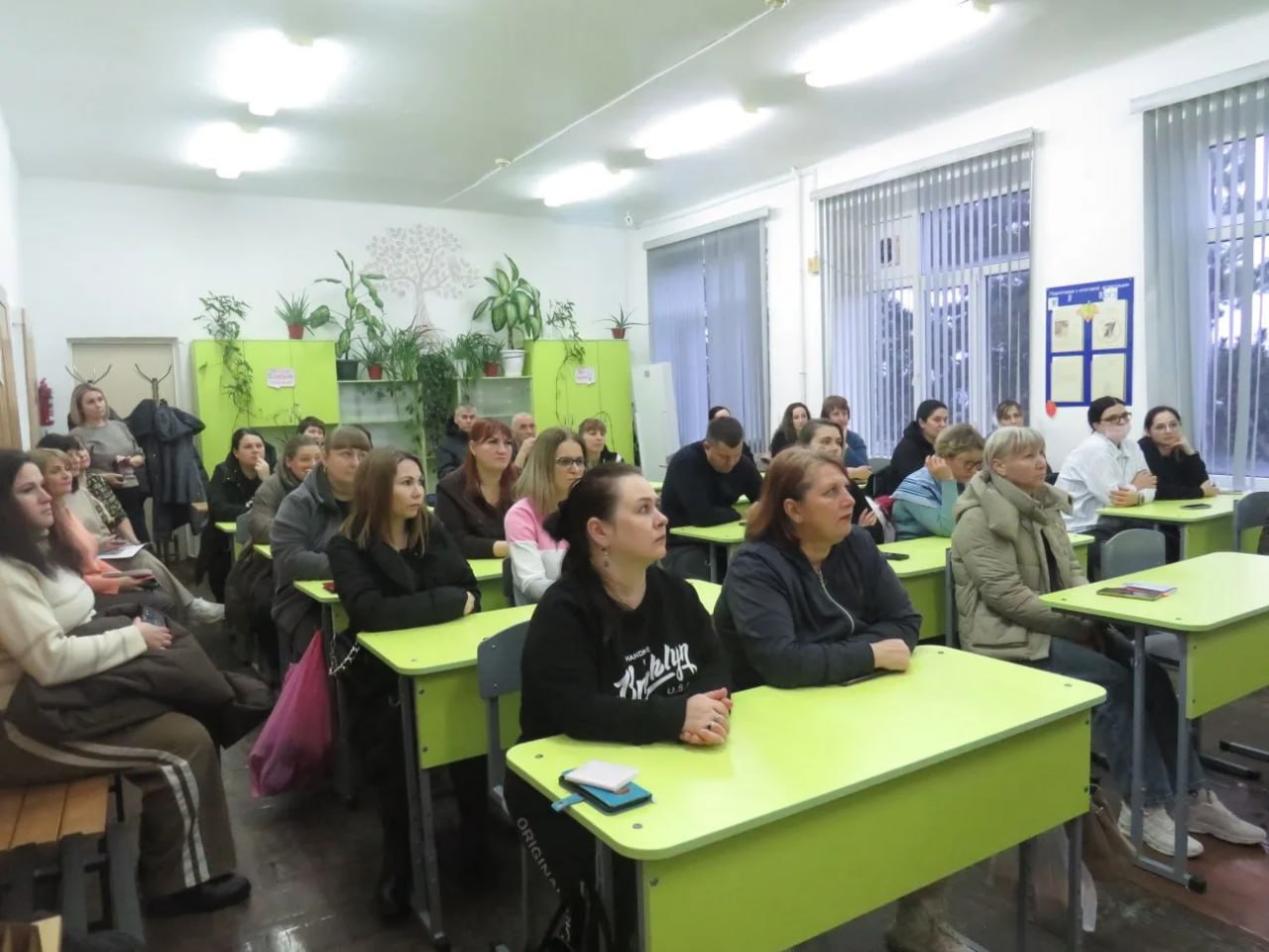 Рубрика: «По факту ДТП» В рамках проведения профилактического мероприятия «Декада дорожной безопасности детей» сотрудники Госавтоинспекции Каневского района посетили родительское собрание школы №5 станицы Стародеревянковской Рубрика: «По факту ДТП» В рамках проведения профилактического мероприятия «Декада дорожной безопасности детей» сотрудники Госавтоинспекции Каневского района посетили родительское собрание школы №5 станицы Стародеревянковской