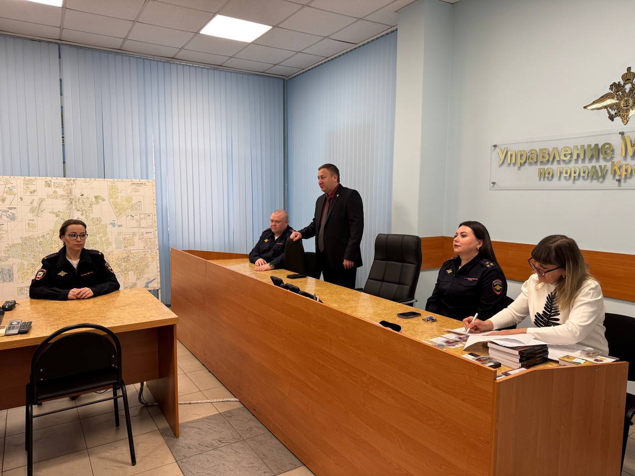 В преддверии Дня защитника Отечества в Управлении МВД России по городу Краснодару поздравили ветеранов и действующих сотрудников органов внутренних дел В преддверии Дня защитника Отечества в Управлении МВД России по городу Краснодару поздравили ветеранов и действующих сотрудников органов внутренних дел