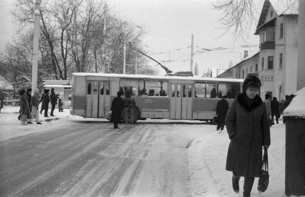 Последствия снегопадов января 34-летней давности в Краснодаре