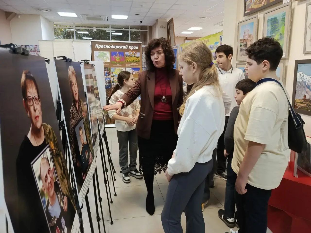 В Сочи открылась фотовыставка «Герои живы, пока мы их помним» В Сочи открылась фотовыставка «Герои живы, пока мы их помним»