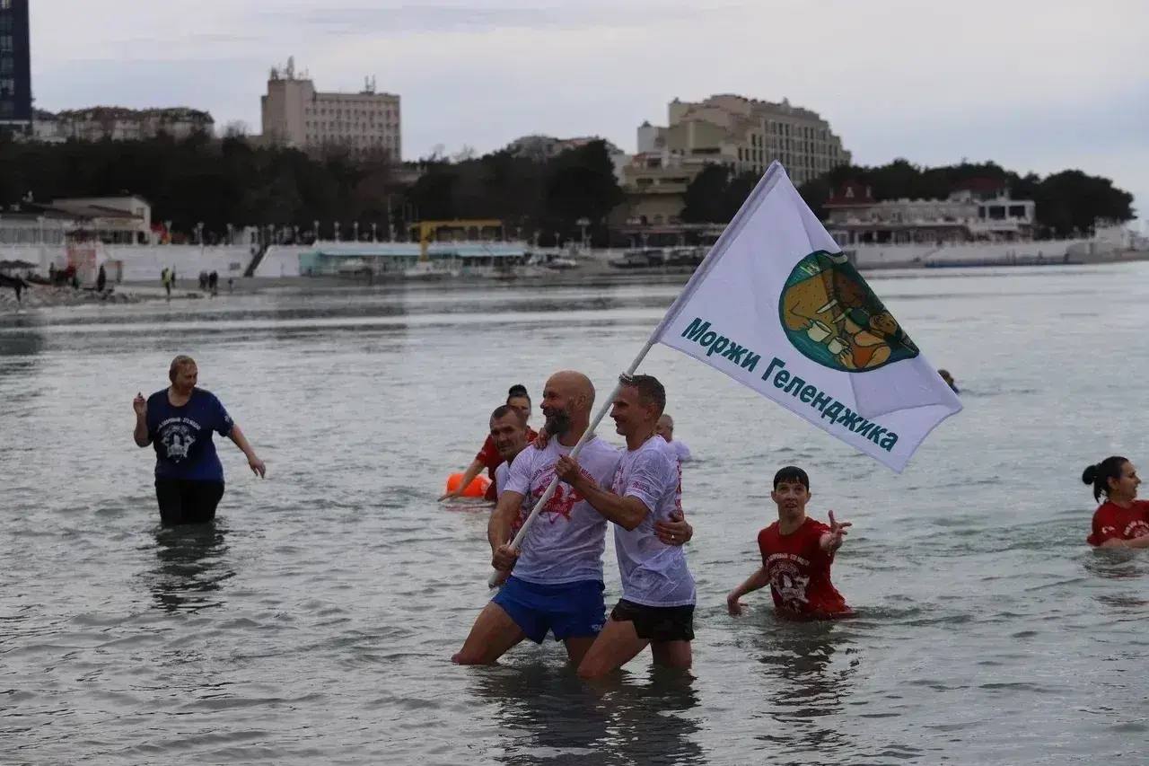 Алексей Богодистов: Сегодня Геленджик в четвёртый раз присоединился к Всероссийскому открытому спортивно-патриотическому фестивалю «Быть здоровым - это модно!» Алексей Богодистов: Сегодня Геленджик в четвёртый раз присоединился к Всероссийскому открытому спортивно-патриотическому фестивалю «Быть здоровым - это модно!»