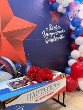 В анапских школах увековечивают память о героях-выпускниках