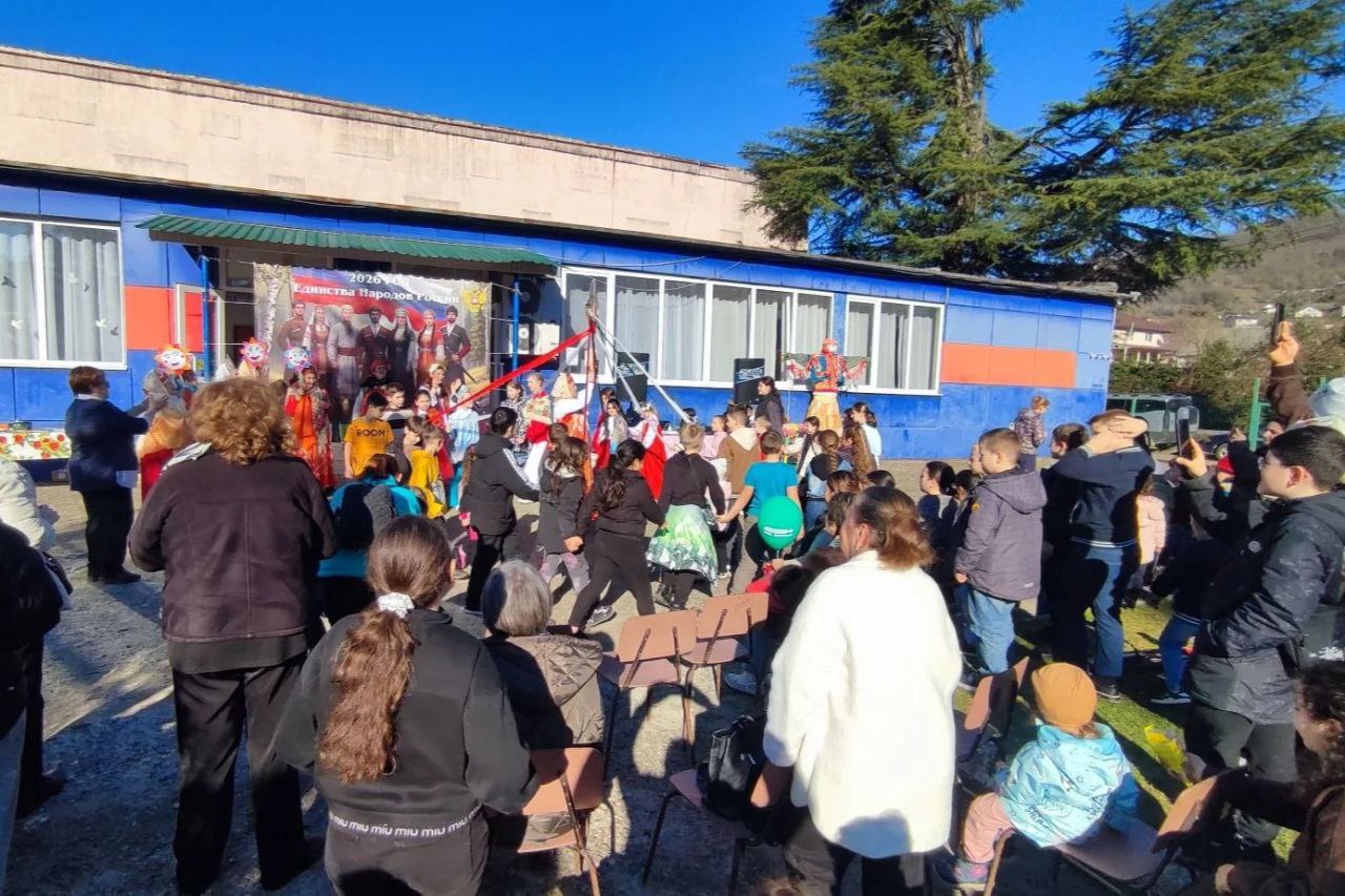 Прощай, Масленица! Сочи вовсю празднует финал блинной недели Прощай, Масленица! Сочи вовсю празднует финал блинной недели