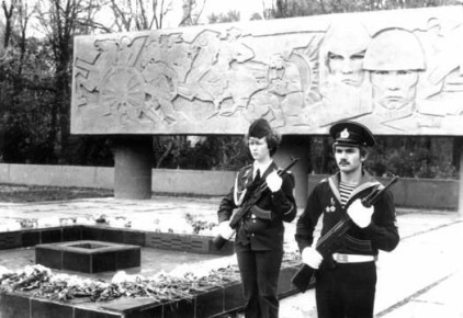 48 лет у Вечного Огня. Сегодня, 23 февраля, Пост №1 Краснодара отмечает 48 лет со дня основания