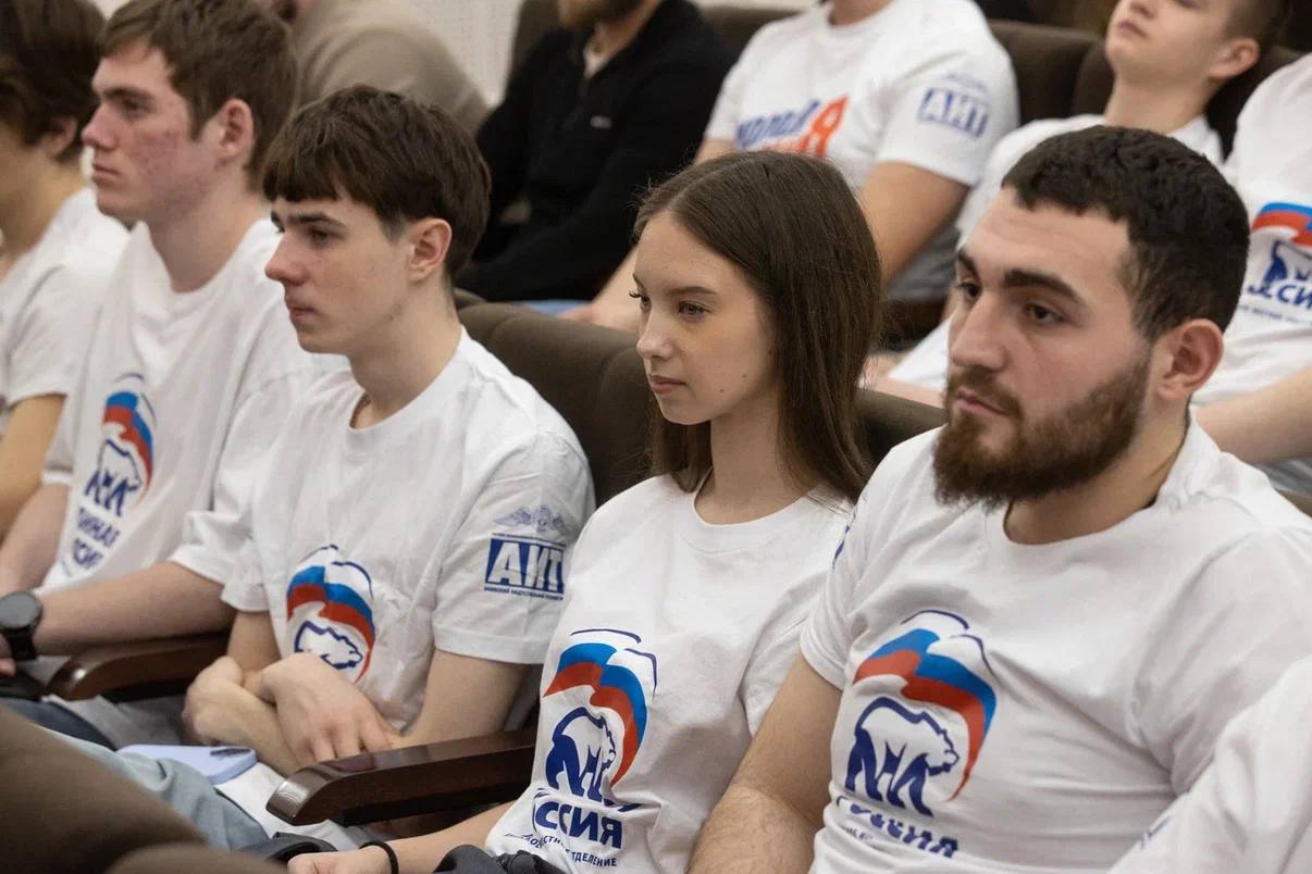 Светлану Маслову избрали секретарем Анапского отделения «Единой России» Светлану Маслову избрали секретарем Анапского отделения «Единой России»