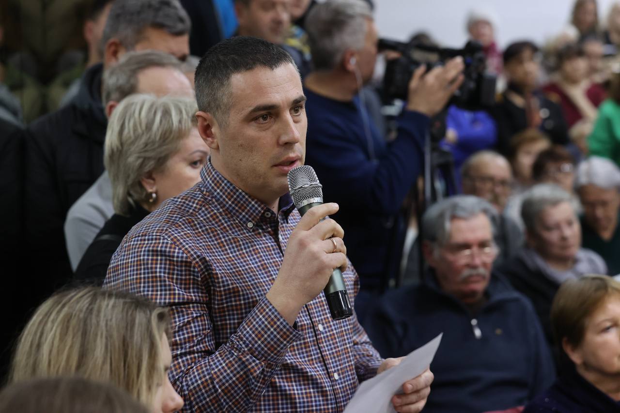 Светлана Маслова и Вячеслав Вовк провели встречу с жителями Приморского сельского округа Светлана Маслова и Вячеслав Вовк провели встречу с жителями Приморского сельского округа