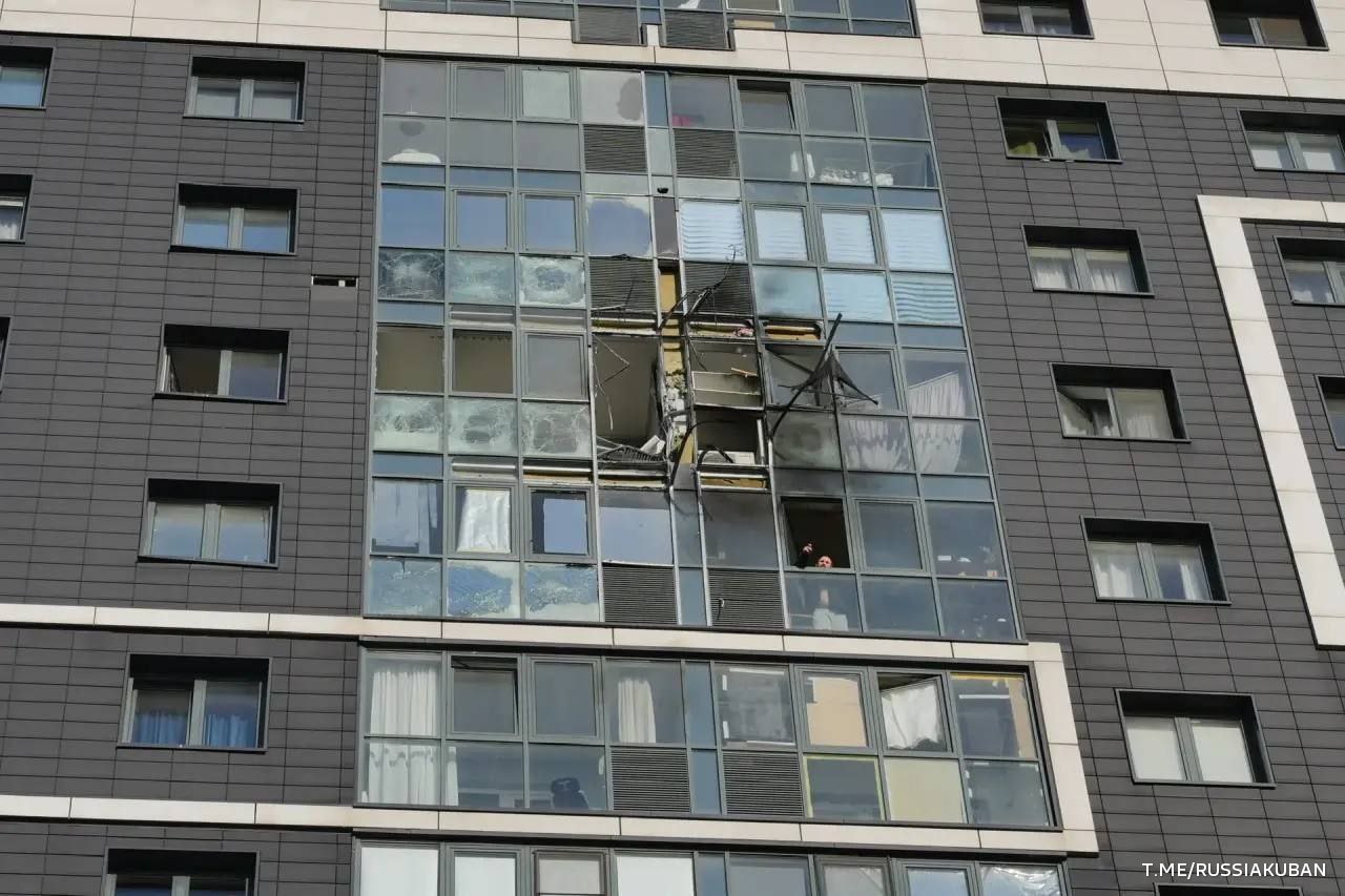 Украинские беспилотники ночью атаковали Новороссийск, в городе введен режим чрезвычайной ситуации