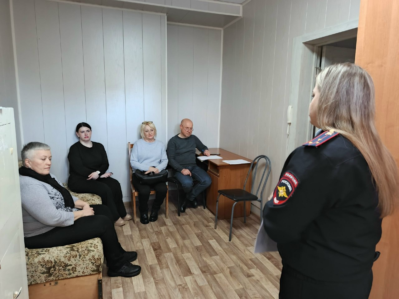 В рамках отчётных мероприятий участковых уполномоченных полиции по итогам деятельности за 2025 год, проводимых отделом ОМВД по Ейскому району в течение февраля, были приглашены представители администрации и общественности... В рамках отчётных мероприятий участковых уполномоченных полиции по итогам деятельности за 2025 год, проводимых отделом ОМВД по Ейскому району в течение февраля, были приглашены представители администрации и общественности...