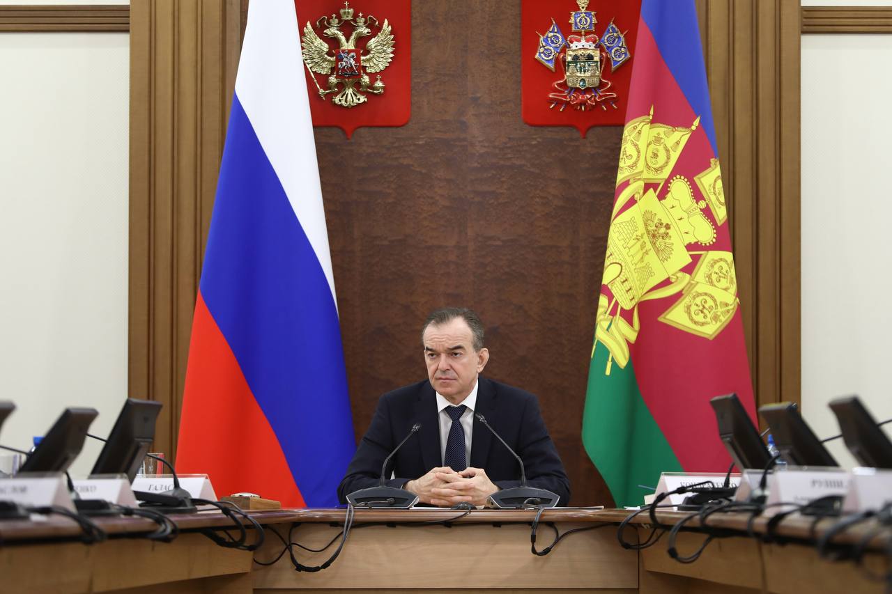 Вениамин Кондратьев: На ежемесячном планерном совещании помимо социально-экономических вопросов детально обсудили организацию школьного питания Вениамин Кондратьев: На ежемесячном планерном совещании помимо социально-экономических вопросов детально обсудили организацию школьного питания