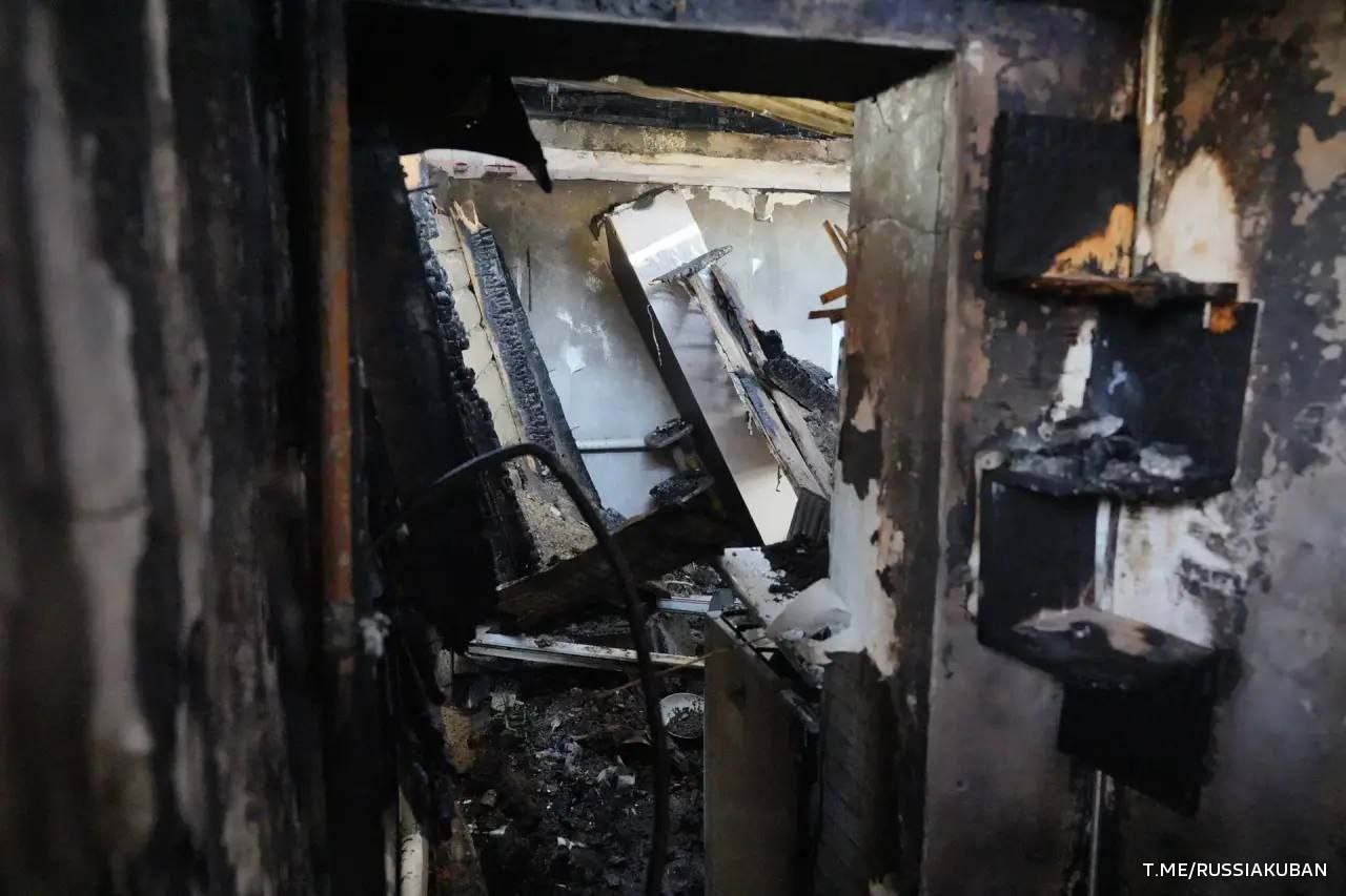 Украинские беспилотники ночью атаковали Новороссийск, в городе введен режим чрезвычайной ситуации Украинские беспилотники ночью атаковали Новороссийск, в городе введен режим чрезвычайной ситуации