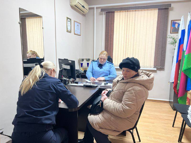 Прокуратурой Каневского района и руководителем Каневского районного отделения ГУФССП России по Краснодарскому краю проведён выездной приём, в том числе по вопросам нарушения прав социально незащищённых категорий граждан