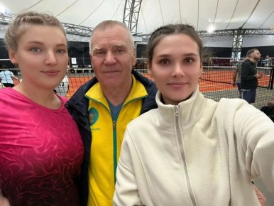 Ейчанки привезли домой серебро