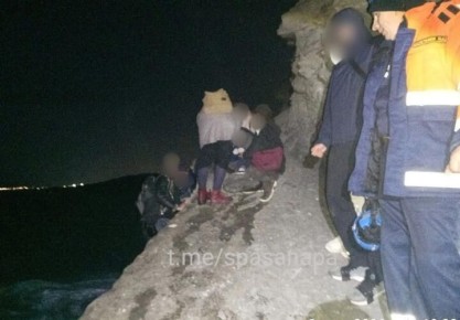 Прогулка в Анапе превратилась в ловушку: в западню попали сразу пять человек, один из них – ребенок