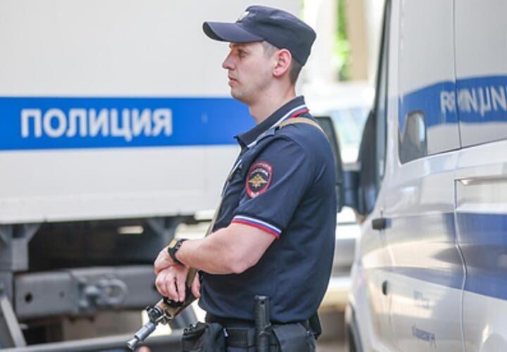 Три часа страха: в Сочи студентов экстренно выводили из корпусов из-за сообщений о минировании