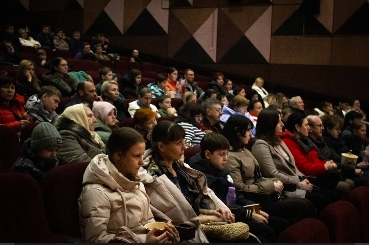 В новороссийском кинотеатре «Нептун» состоялся показ документального фильма-расследования «Сеть» В новороссийском кинотеатре «Нептун» состоялся показ документального фильма-расследования «Сеть»