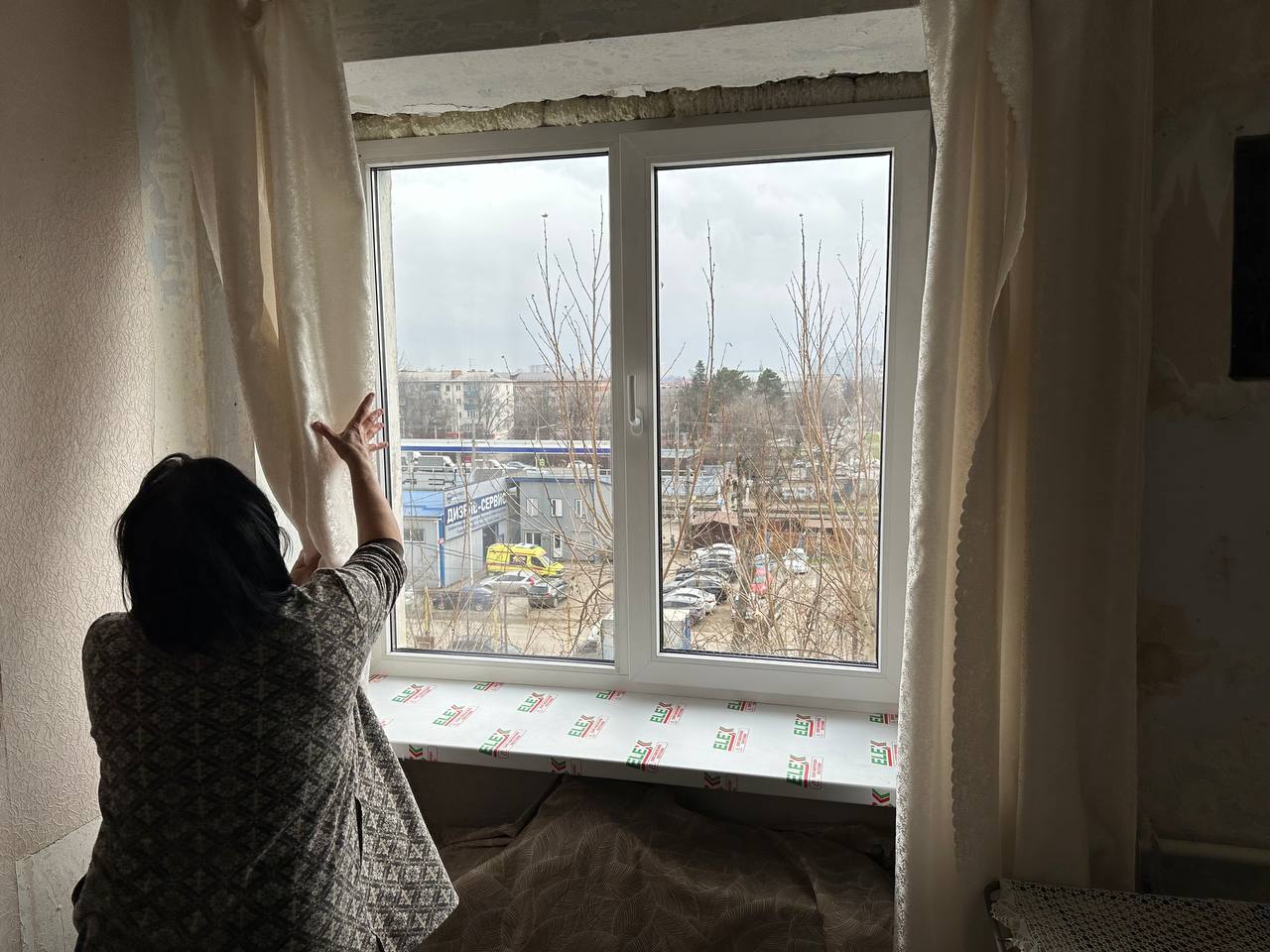 Специалисты завершили остекление домов, пострадавших от падения обломков БПЛА в Краснодаре Специалисты завершили остекление домов, пострадавших от падения обломков БПЛА в Краснодаре