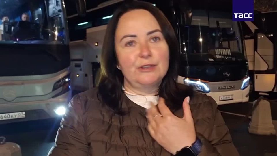 Кадры первого вывозного рейса "Аэрофлота" из Дубая, который приземлился в Нальчике