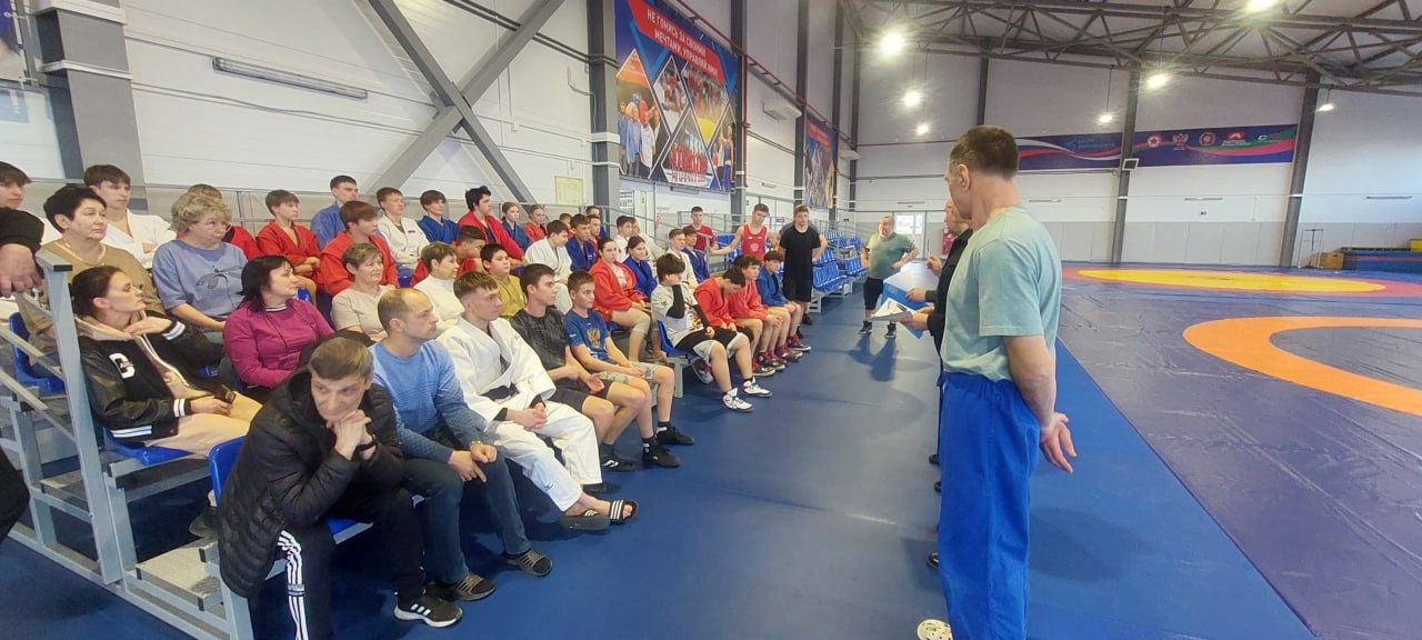 В Ейске сотрудники полиции и общественники проводят мероприятия в рамках кампании «Антидроп» В Ейске сотрудники полиции и общественники проводят мероприятия в рамках кампании «Антидроп»