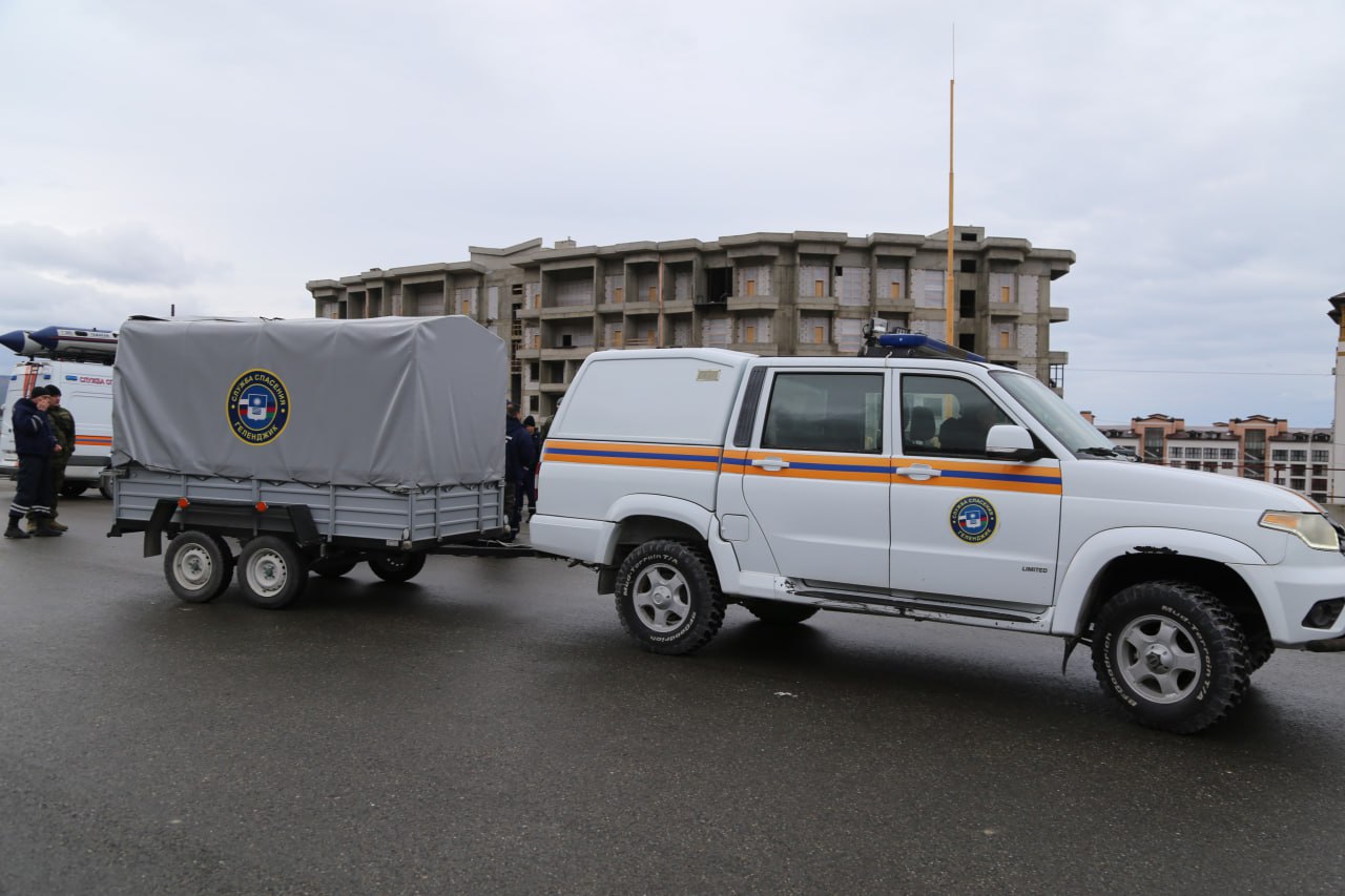 В Геленджике прошёл смотр сил и средств экстренных служб В Геленджике прошёл смотр сил и средств экстренных служб