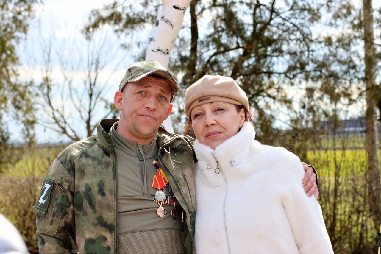 В преддверии международного дня 8 марта на территории сквера в пос В преддверии международного дня 8 марта на территории сквера в пос