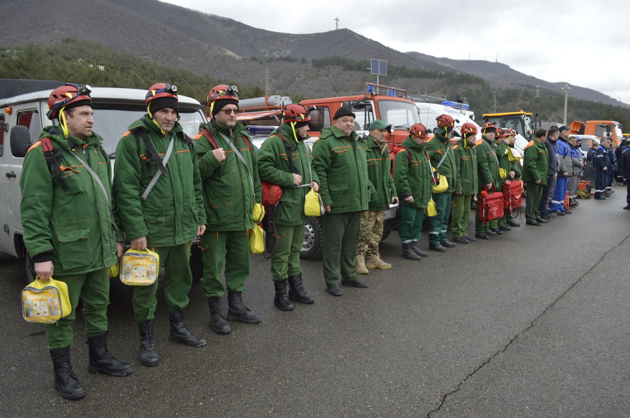 В Геленджике прошёл смотр сил и средств экстренных служб В Геленджике прошёл смотр сил и средств экстренных служб