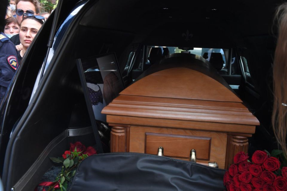 К телу привел запах. В Майкопе 69-летнего пациента несколько недель искали по всему городу, пока его тело разлагалось буквально под носом у медиков – в шахте лифта больницы