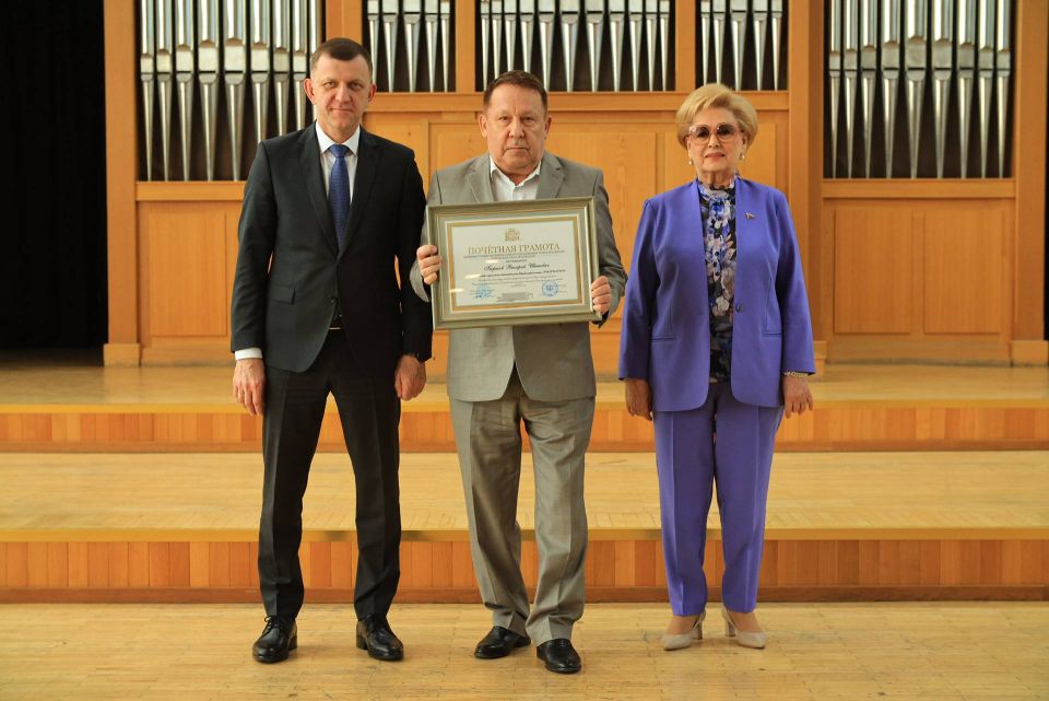 ������� ������: � ���������� ��� ���������� �������-������������� ��������� � ����� Ը�������� ������� ���������� ����������� �������