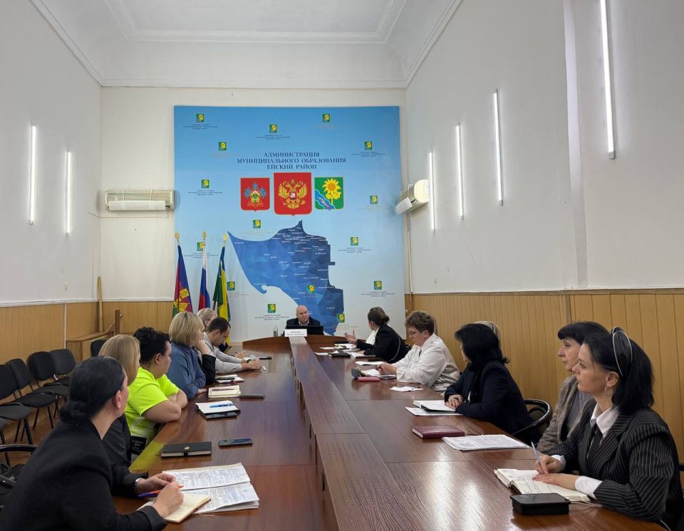 Сегодня прошло совещание под председательством заместителя главы Ейского района Михаила Дьяченко, посвященное вопросам организации системы сбора и утилизации биологических отходов на территории муниципалитета