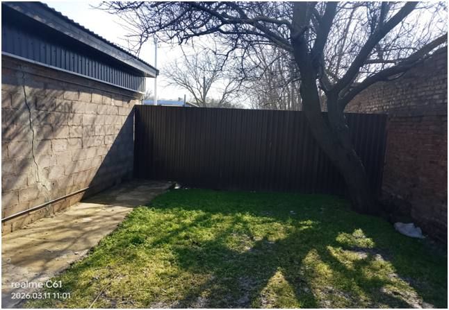 Администрация Ейского городского поселения Ейского района обращается к лицам, установившим металлическое ограждение (забор) в пределах земельного участка общего пользования по улице С.Романа между земельным участком с...