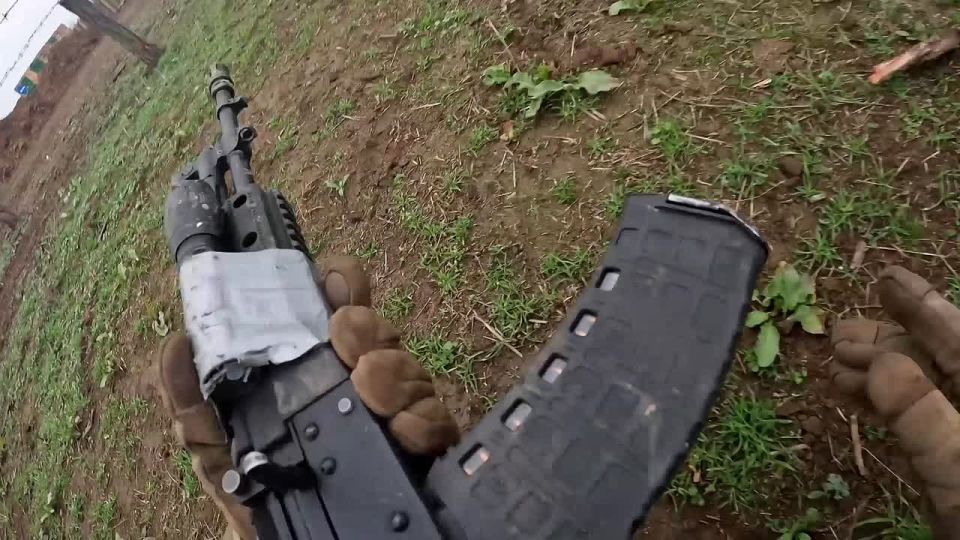 Российские десантники отрабатывают штурм укрепрайонов ВСУ