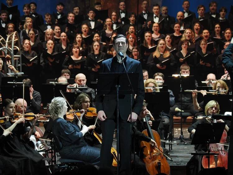 Премьера масштабного авторского проекта Вячеслава Стародубцева «Вехи земли Русской» с размахом состоялась в НОВАТе Премьера масштабного авторского проекта Вячеслава Стародубцева «Вехи земли Русской» с размахом состоялась в НОВАТе