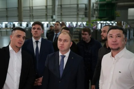 Замминистра промышленности и торговли РФ Роман Чекушов осмотрел крупные торгово-промышленные площадки Кубани