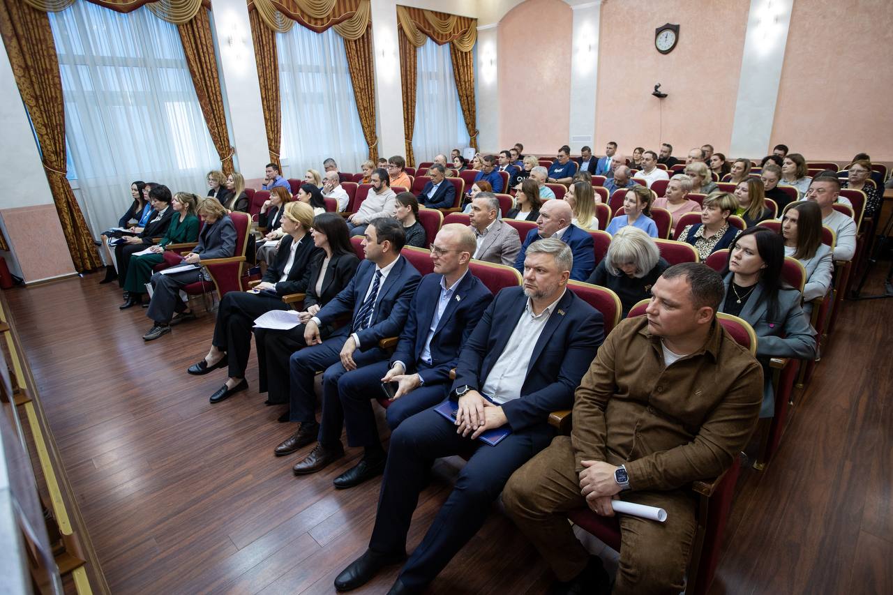 В Анапе обсудили состояние туристской отрасли и перспективы открытия пляжей В Анапе обсудили состояние туристской отрасли и перспективы открытия пляжей