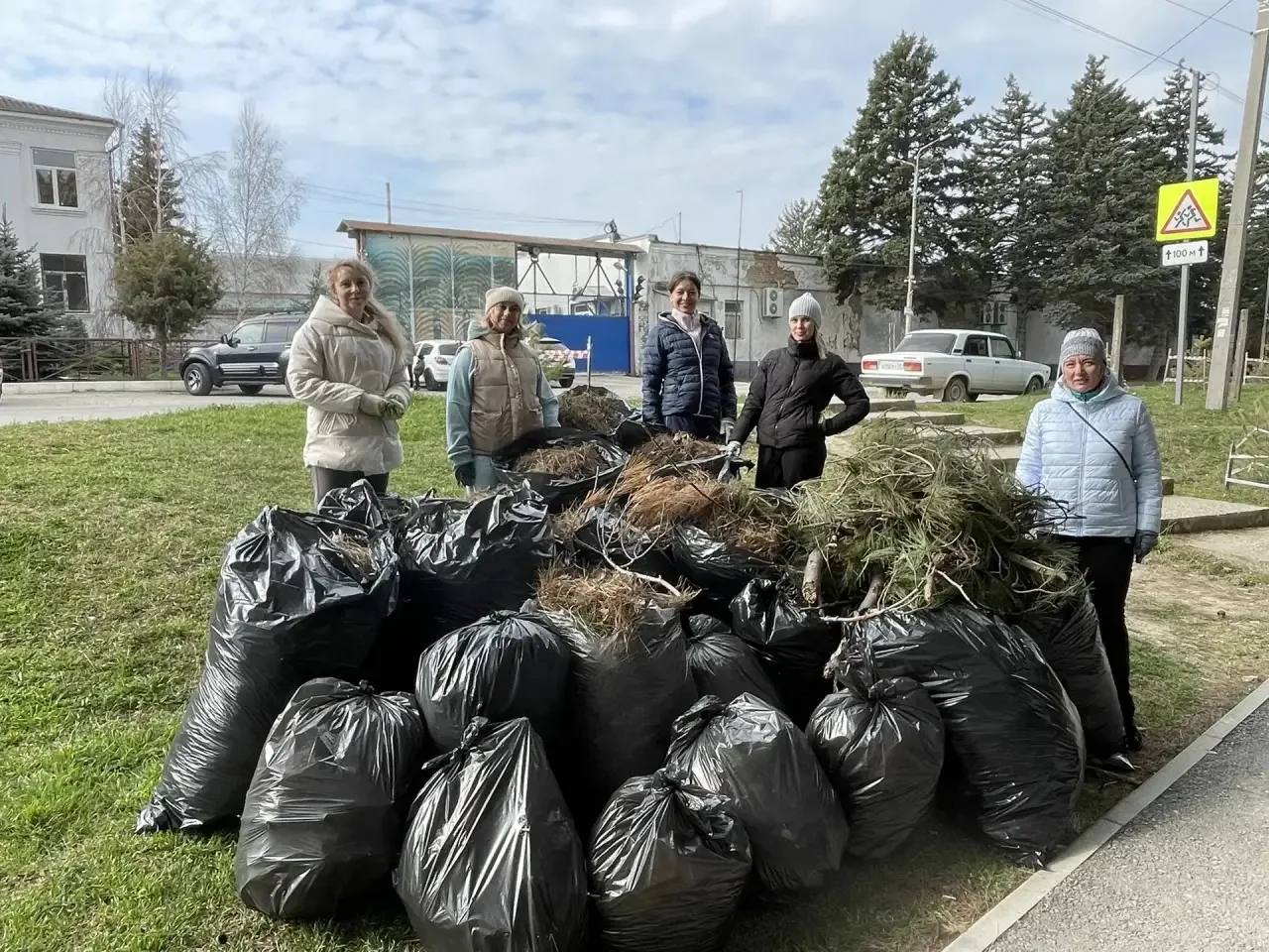Светлана Маслова: Сегодня в общегородском субботнике приняли участие более 5 тысяч человек Светлана Маслова: Сегодня в общегородском субботнике приняли участие более 5 тысяч человек
